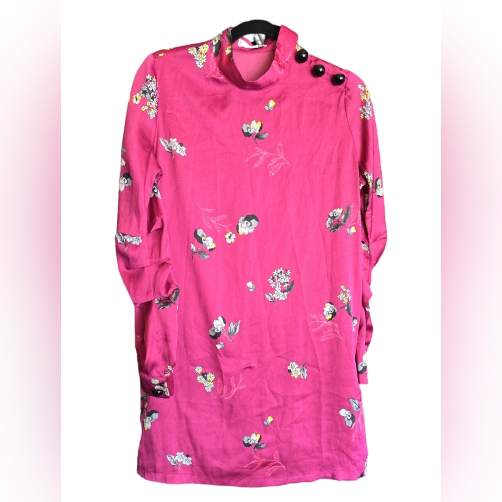 Floral Top Brand New with 3 Stylish Buttons on the Left Shoulder